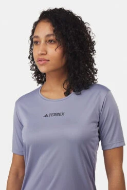 ADIDAS W Mt Tee -Dynamisch Shirt Winkle 2210003818634 013 nl