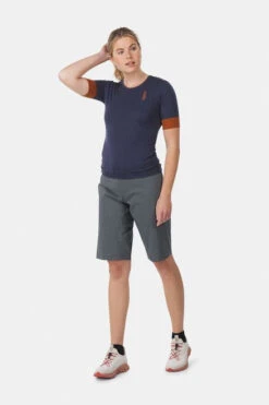 Mons Royale Cadence Tee Fietsshirt Dames -Dynamisch Shirt Winkle 2210003900568 012 nl