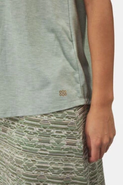 Sherpa Asha S/S Tee -Dynamisch Shirt Winkle 2210003972381 015 nl