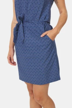 City Travel Dress Jurk 13 City Travel Dress Jurk -Dynamisch Shirt Winkle 2210004152621 014 nl