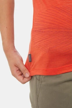 Icebreaker Tech Lite II Scoop Plume T-shirt Dames 11 Icebreaker Tech Lite II Scoop Plume T-shirt Dames -Dynamisch Shirt Winkle 2210004324301 013 nl