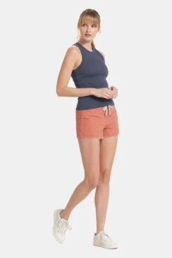 Vuori Sunrise High Neck Tanktop Dames -Dynamisch Shirt Winkle b11bad0073 4141 05 nl