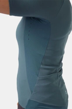 Rab Cinder Jersey Fietsshirt Dames -Dynamisch Shirt Winkle d11bac0089 4141 18 nl