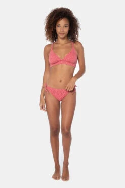 Protest Mixsupero Triangle Bikini Top -Dynamisch Shirt Winkle f11iad0027 3434 03 nl
