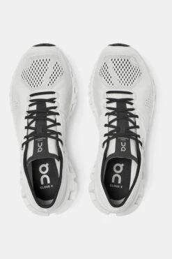 On Running Cloud X Dames Schoen -Dynamisch Shirt Winkle kaabe10016 1070 04 nl